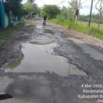 Warga Desak Perbaikan Jalan di Depan KUA Labang, Pemda Bangkalan Diminta Jangan Tutup Mata