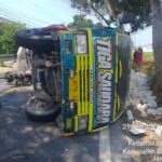 Sigap Datang ke Lokasi Kecelakaan Truk vs Sigra, Polsek Klampis Tuai Apresiasi